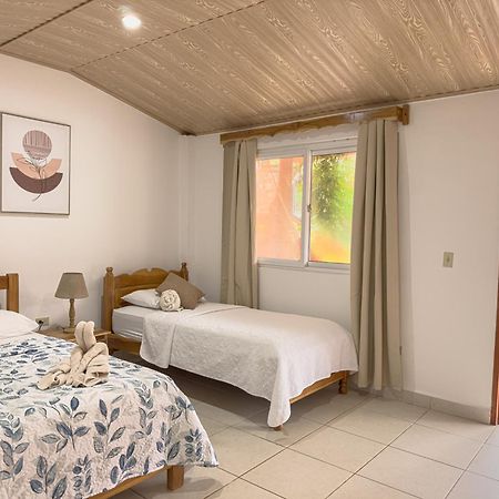 Hostal Familiar Rolo 圣卡塔利娜岛 外观 照片