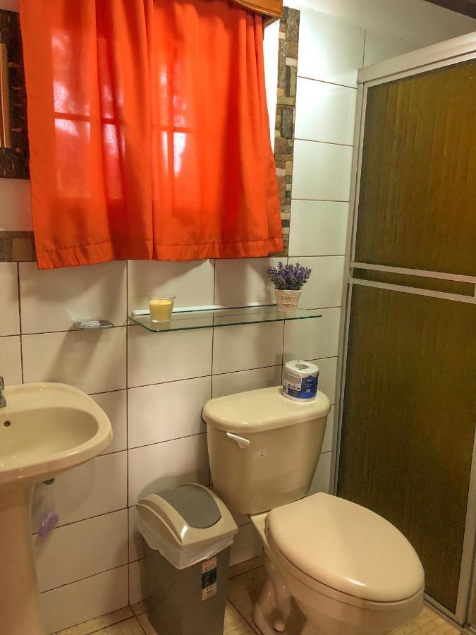 Hostal Familiar Rolo 圣卡塔利娜岛 外观 照片