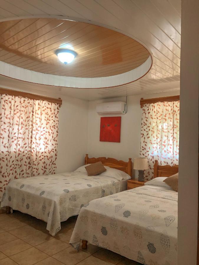 Hostal Familiar Rolo 圣卡塔利娜岛 外观 照片