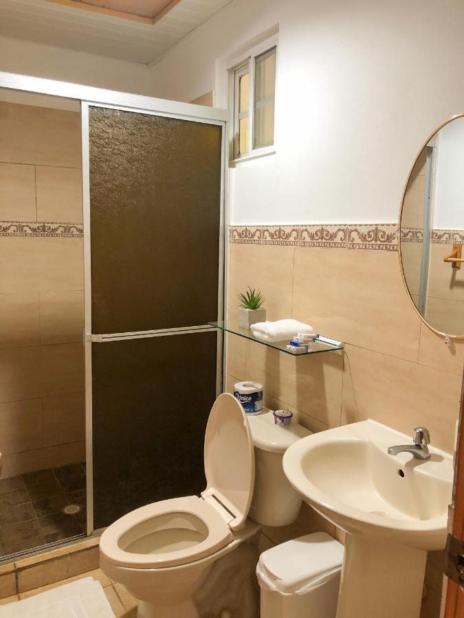 Hostal Familiar Rolo 圣卡塔利娜岛 外观 照片